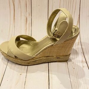 Guess Ivory Platform Wedge Sandals Open‎ Toe Slingback Heels Size 8